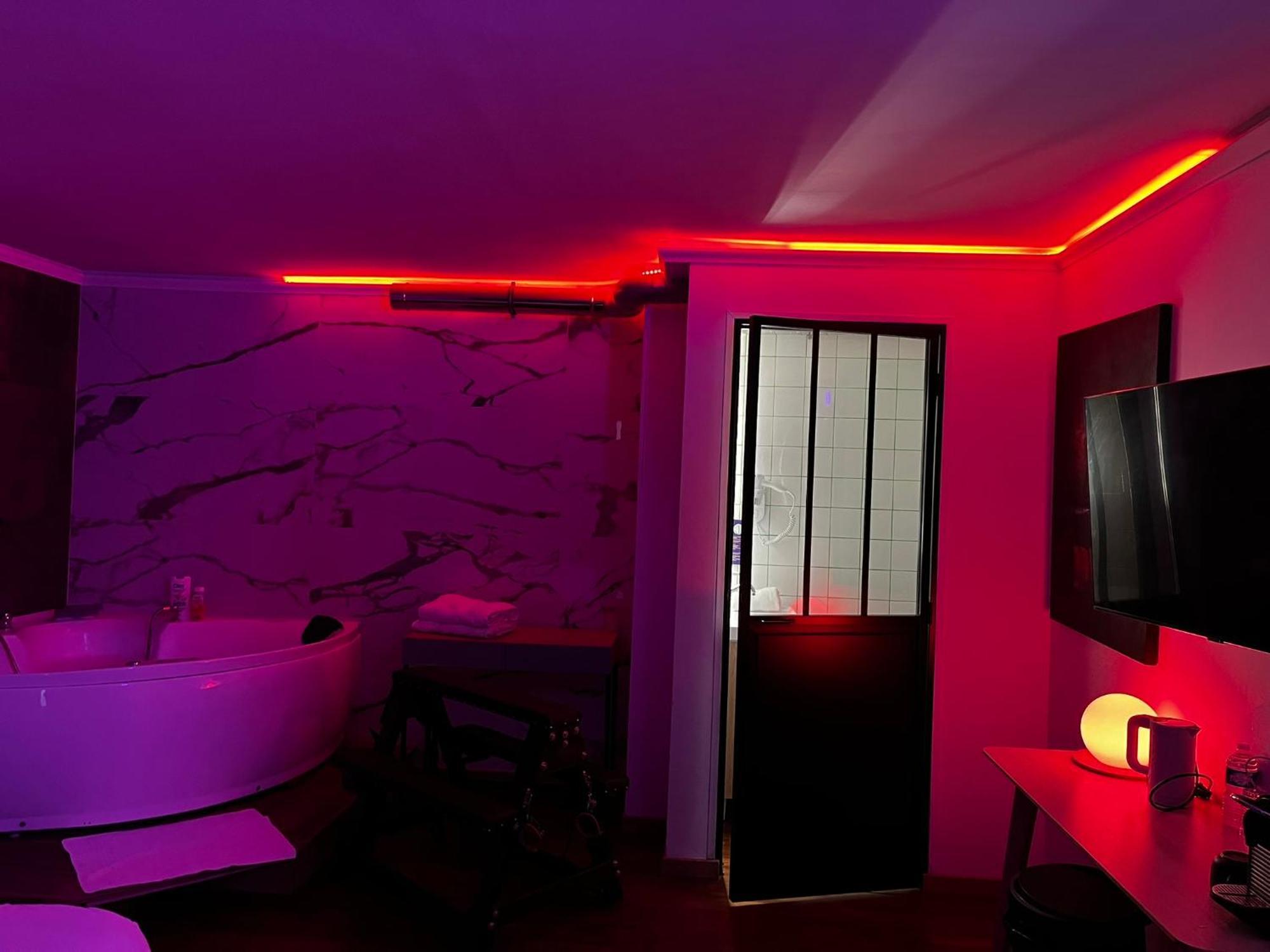 Jacuzzi Love Suite Parijs Buitenkant foto